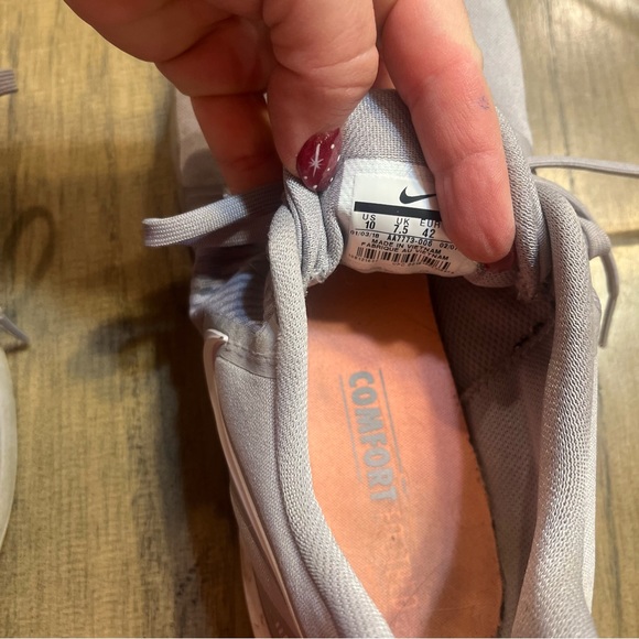 nike training in season tr8 sneakers size 10 - Picture 2 of 4